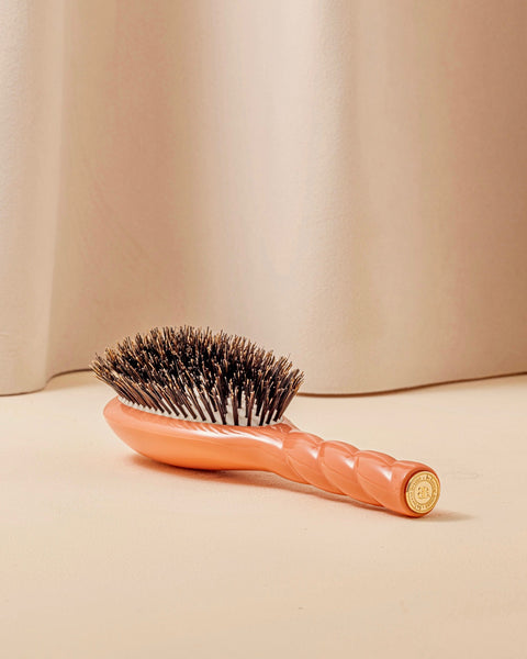 N.01 The Shine & Care Hair Brush THE UNIVERSAL Coral - Image 3