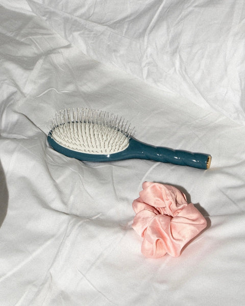 N.04 La Brosse Démêlante & Massante La Miracle Bleu Encre - Image 2