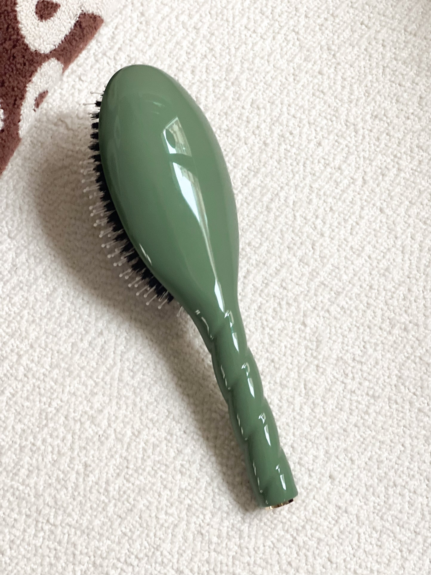 N.03 La Brosse Cuir Chevelu Sensible l'Indispensable Douceur Vert Amande