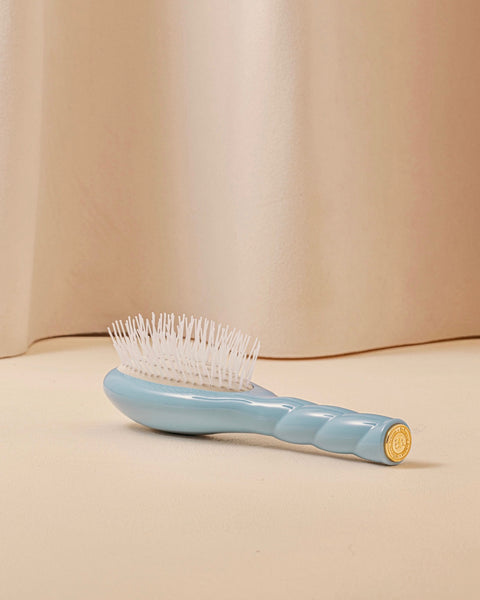 N.07 La Petite Brosse Démêlante & Stimulante l'Intense Bleu Ciel - Image 3