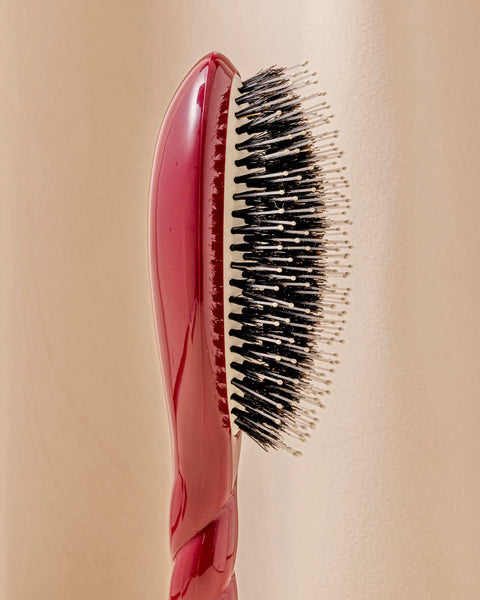 N.03 La Brosse Cuir Chevelu Sensible l'Indispensable Douceur Rouge Cerise - Image 3