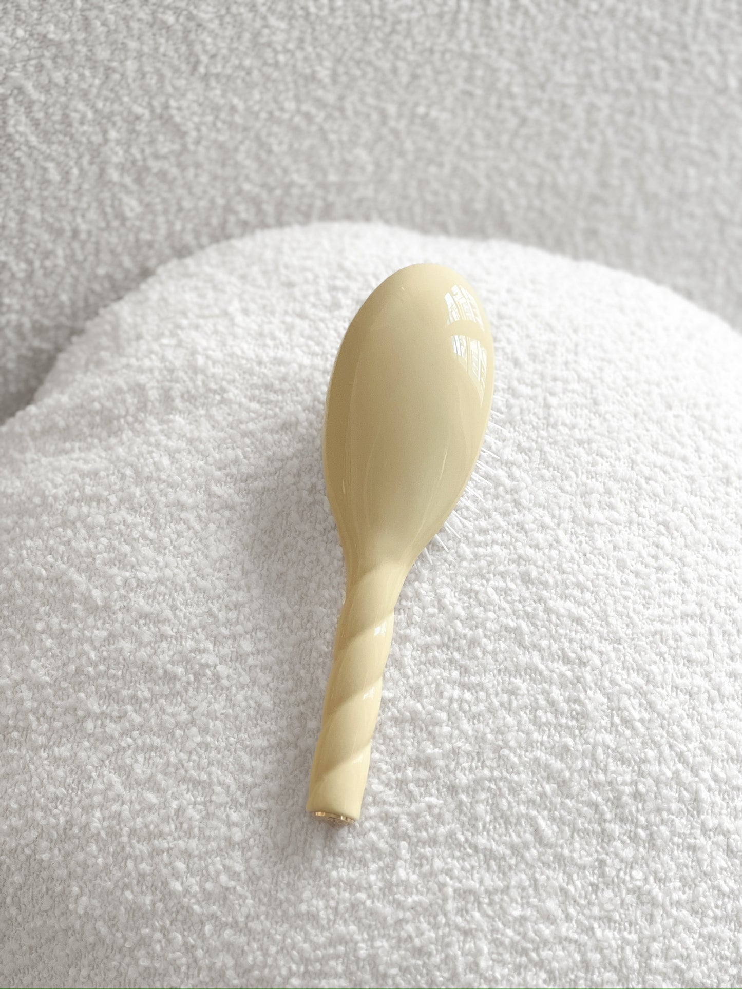N.07 La Brosse Démêlante & Stimulante l'Intense Ivoire Cair