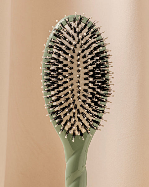 N.03 La Brosse Cuir Chevelu Sensible l'Indispensable Douceur Vert Amande - Image 3