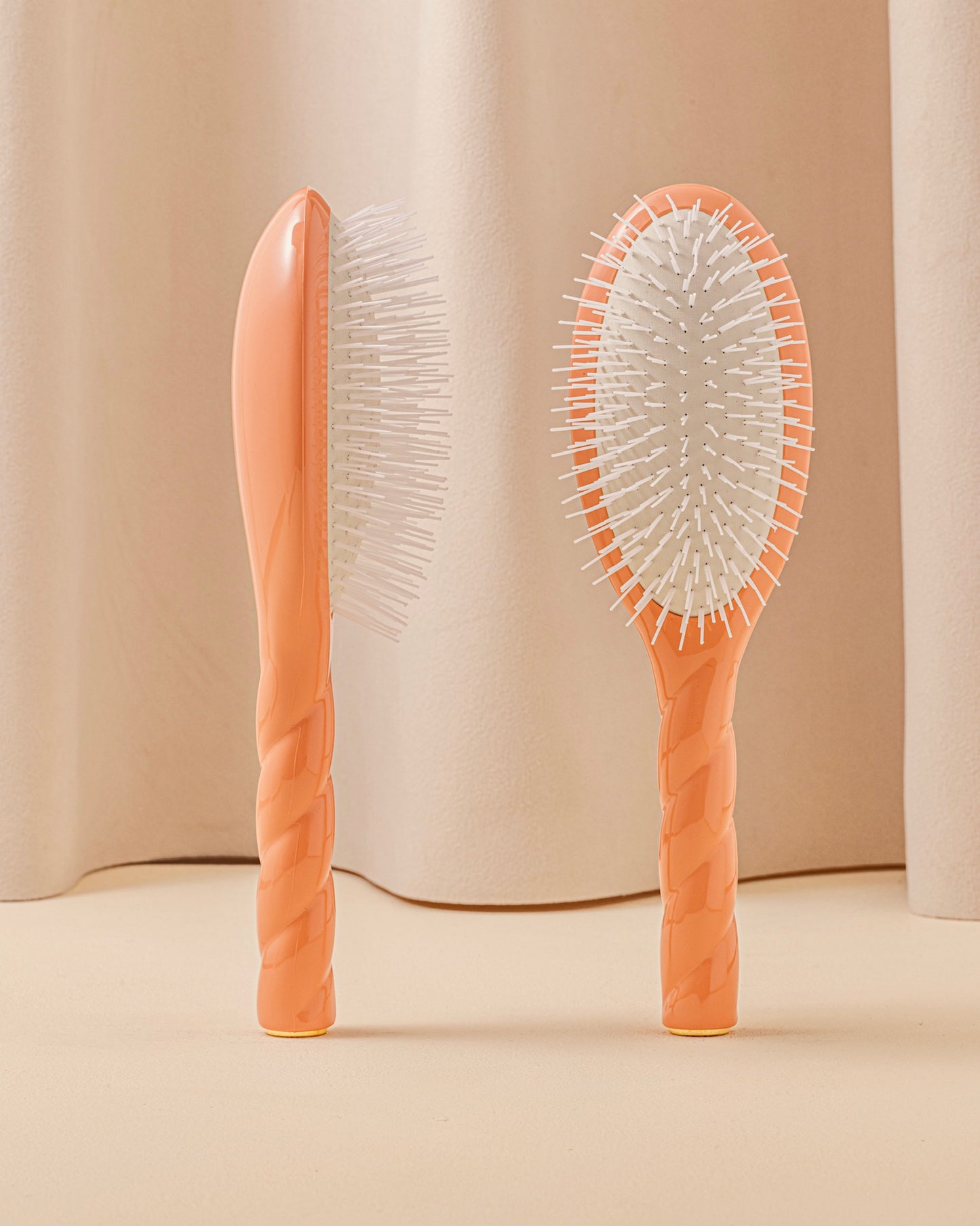 N.07 La Brosse Démêlante & Stimulante l'Intense Corail