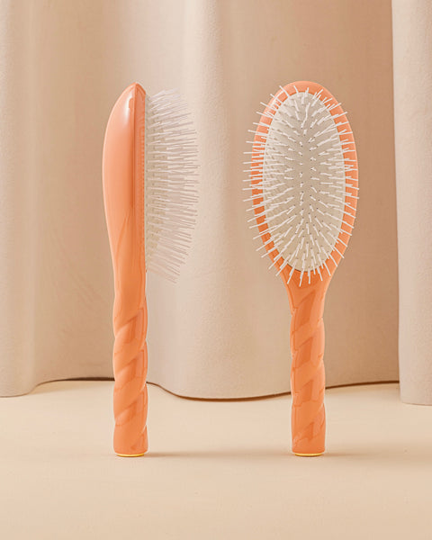 N.07 La Brosse Démêlante & Stimulante l'Intense Corail - Image 1