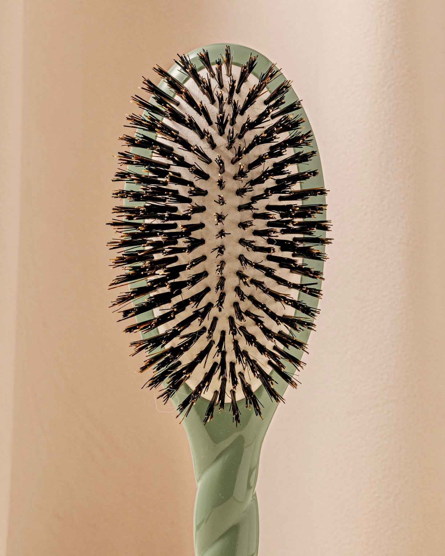 N.01 The Shine & Care Hair Brush THE UNIVERSAL Almond Green