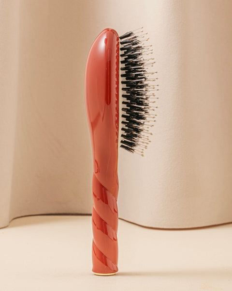 N.03 La Petite Brosse Cuir Chevelu Sensible l'Indispensable Douceur Terre Battue - Image 2