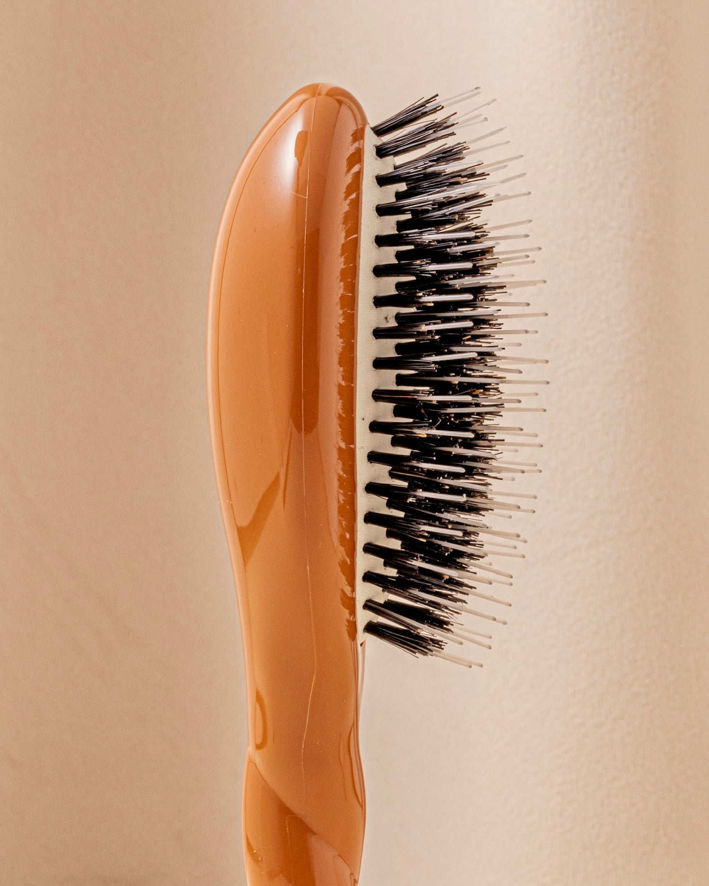N.02 La Petite Brosse Démêlante & Soin l'Indispensable Terracotta