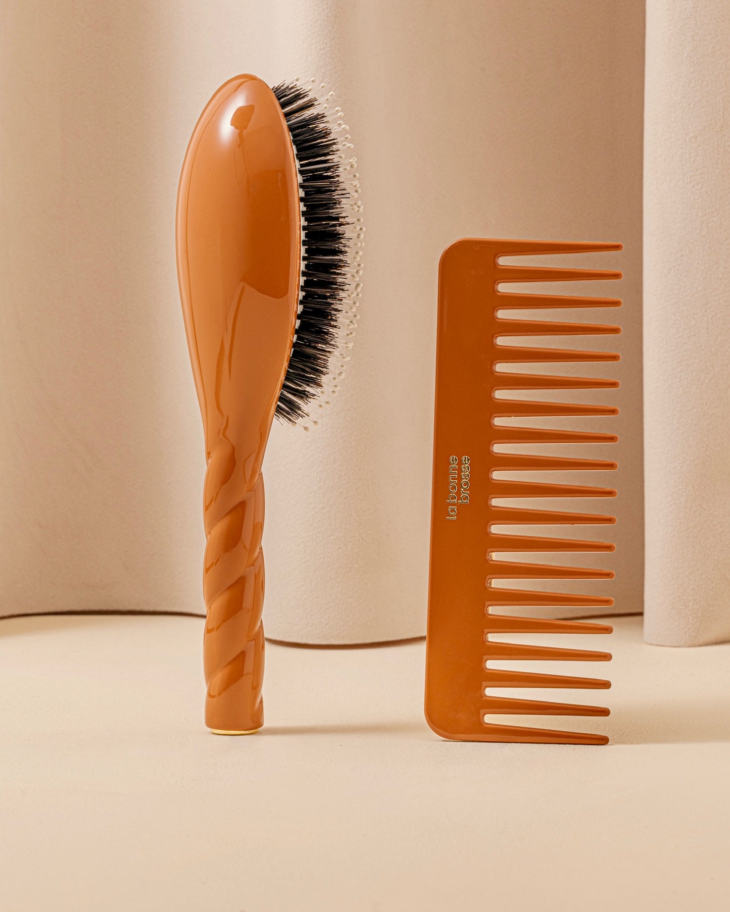 Le Peigne Large Démêlant en Acétate Terracotta