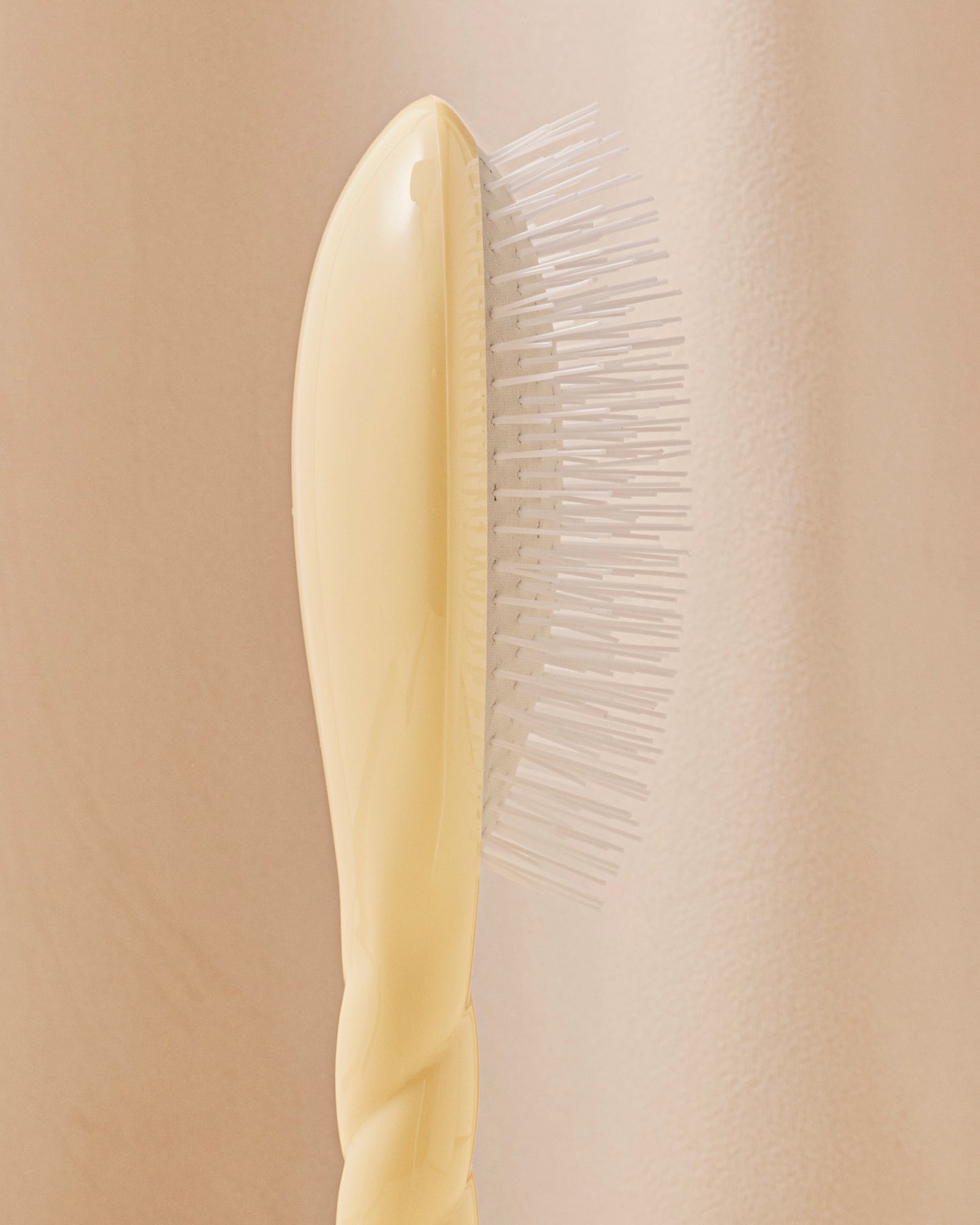 N.07 La Brosse Démêlante & Stimulante l'Intense Ivoire Cair