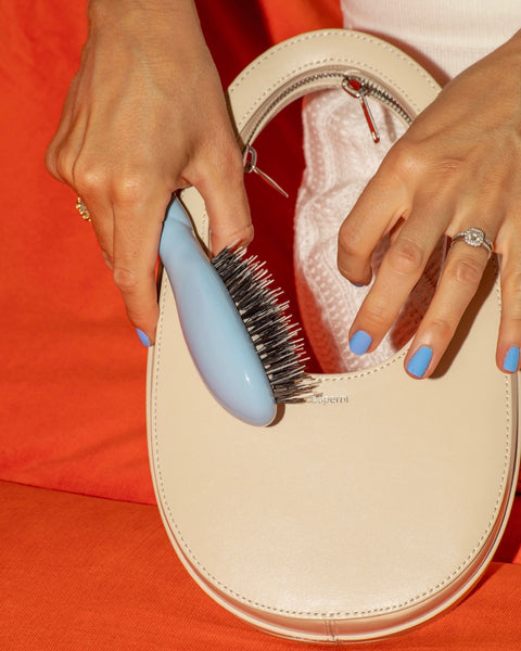 N.02 La Petite Brosse Démêlante & Soin l'Indispensable Bleu Ciel - Image 2
