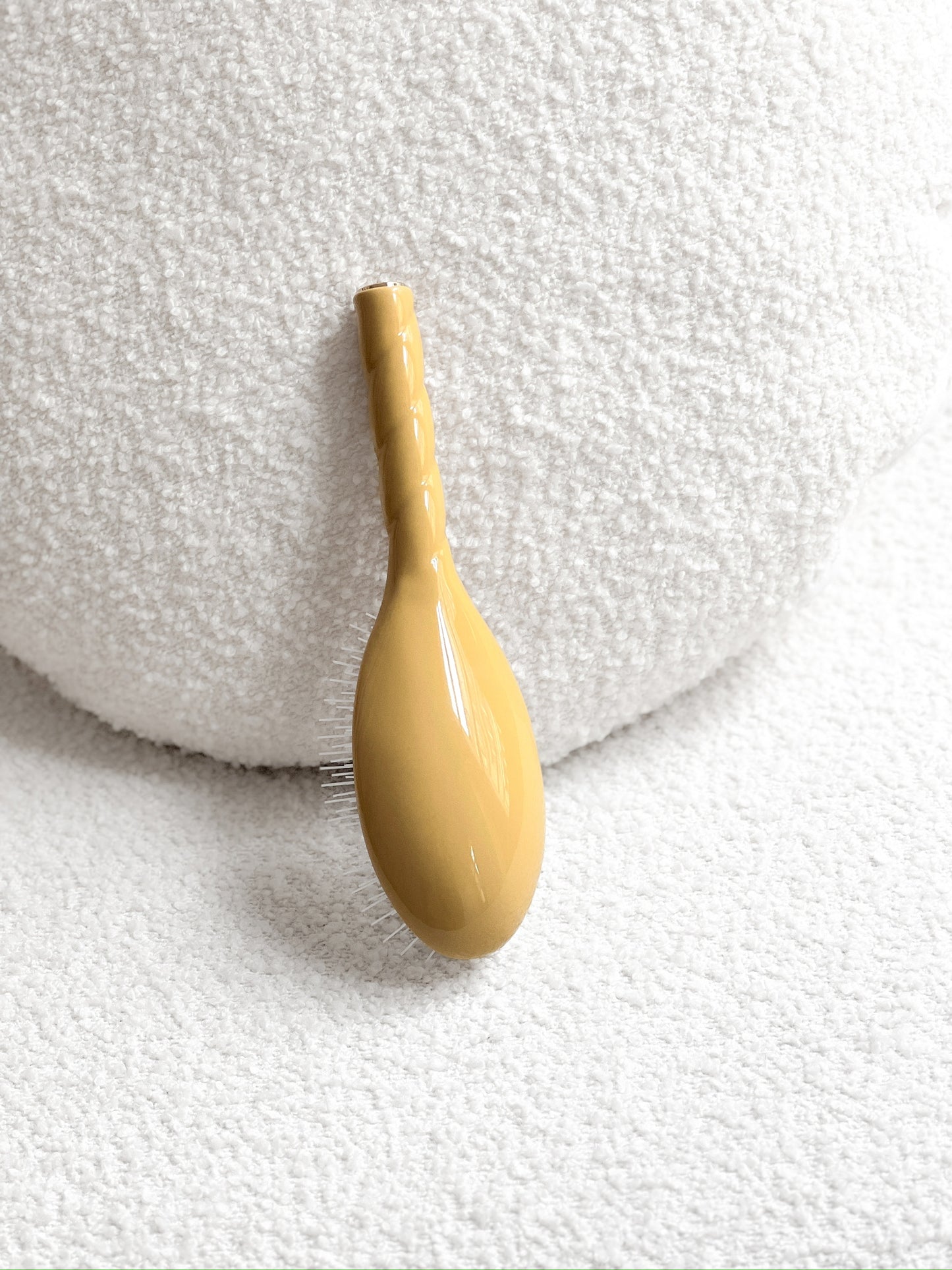 N.07 La Brosse Démêlante & Stimulante l'Intense Jaune Safran