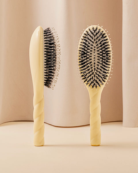 N.03 La Brosse Cuir Chevelu Sensible l'Indispensable Douceur Ivoire Cair - Image 1