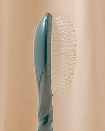 N.04 La Brosse Démêlante & Massante La Miracle Bleu Encre - Image 3