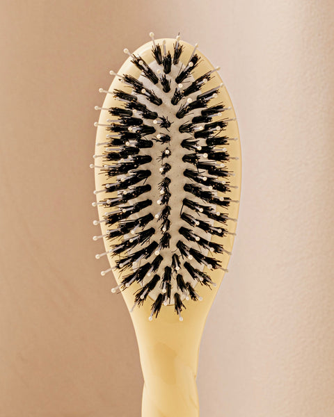 N.03 La Petite Brosse Cuir Chevelu Sensible l'Indispensable Douceur Ivoire Cair - Image 3