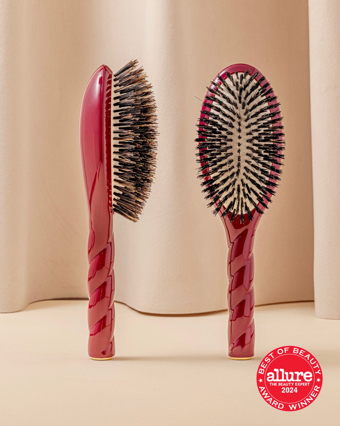 N.01 La Brosse Brillance & Soin l'Universelle Rouge Cerise