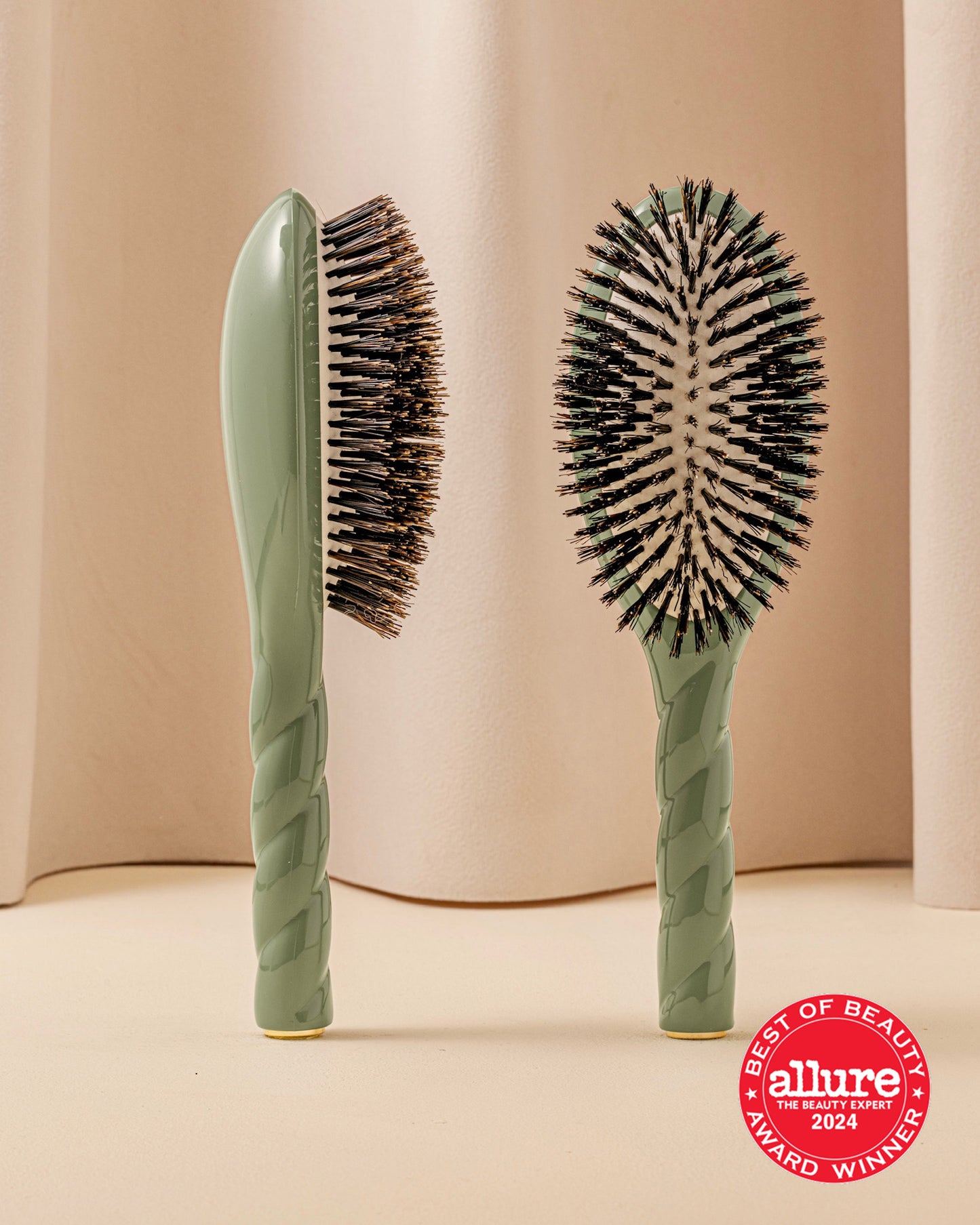 N.01 The Shine & Care Hair Brush THE UNIVERSAL Almond Green