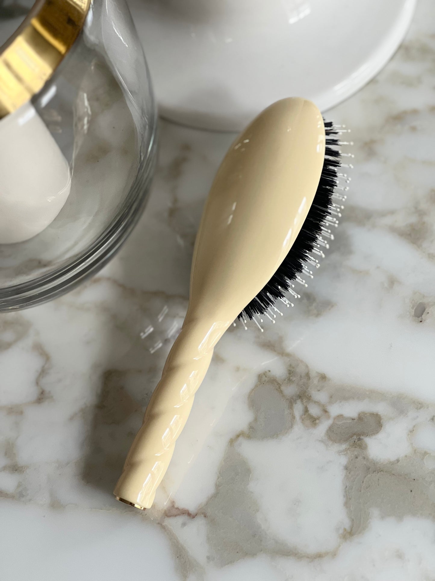 N.03 La Brosse Cuir Chevelu Sensible l'Indispensable Douceur Ivoire Cair