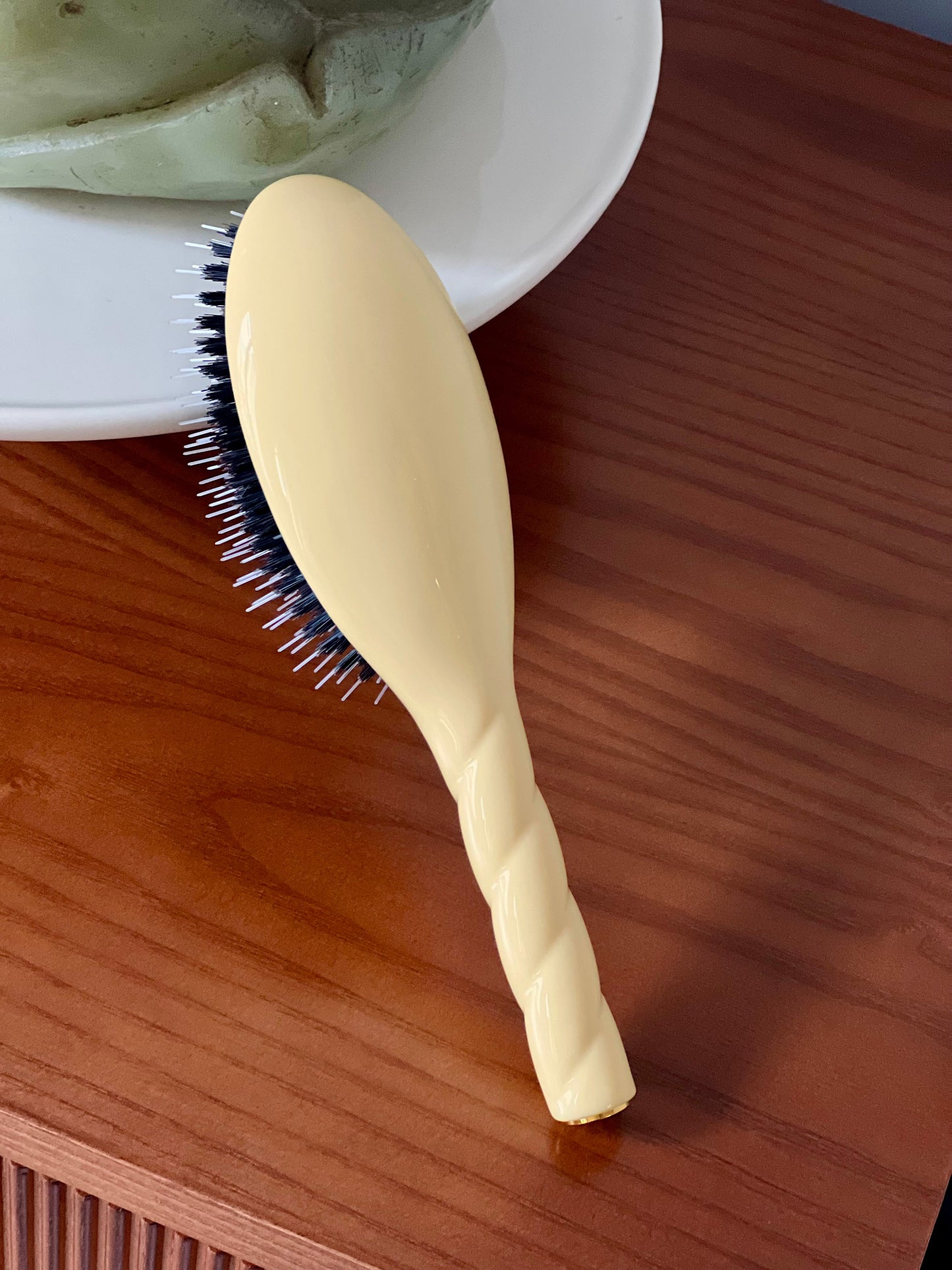 N.02 La Brosse Démêlante & Soin l'Indispensable Ivoire Cair