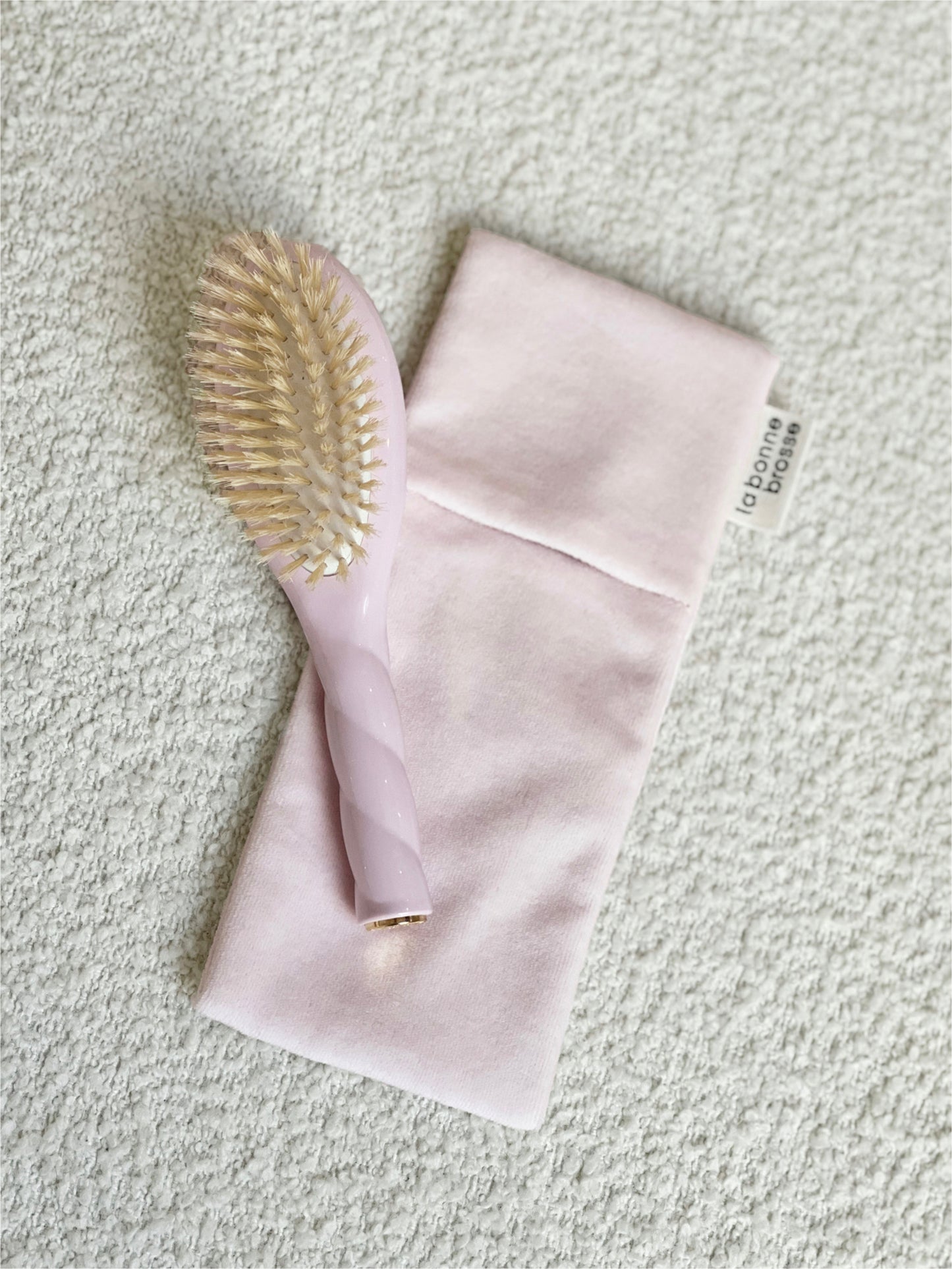 N.06 La brosse bébé MA PREMIÈRE BROSSE Rose Lilas
