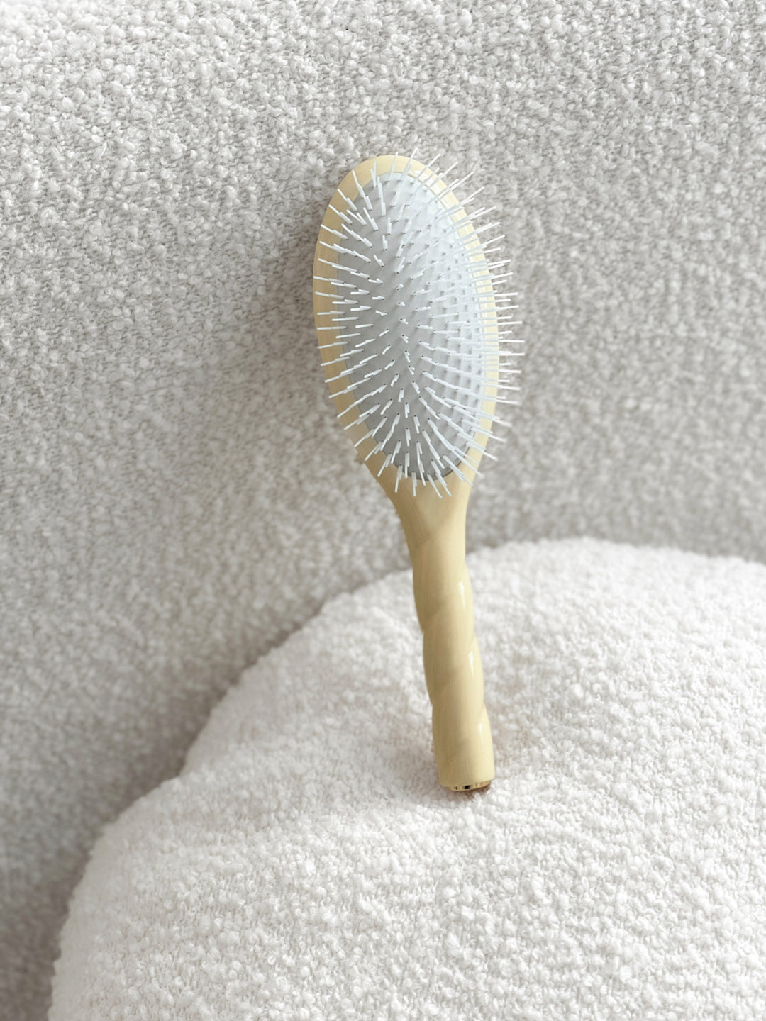 N.07 La Brosse Démêlante & Stimulante l'Intense Ivoire Cair