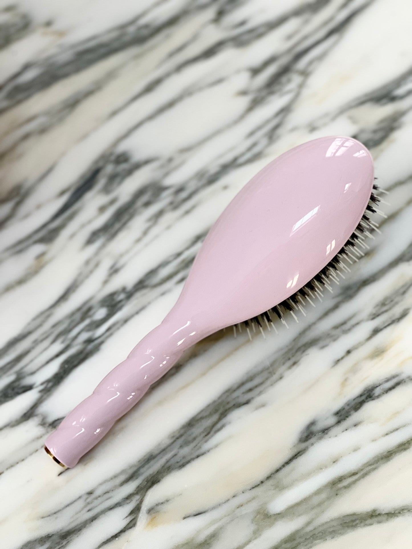 N.02 La Brosse Démêlante & Soin l'Indispensable Rose Lilas