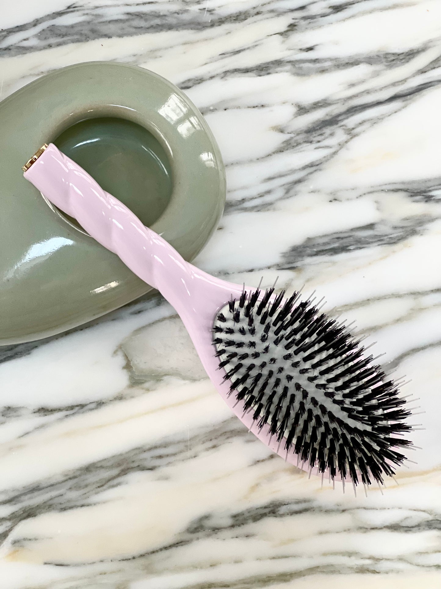 N.02 La Brosse Démêlante & Soin l'Indispensable Rose Lilas