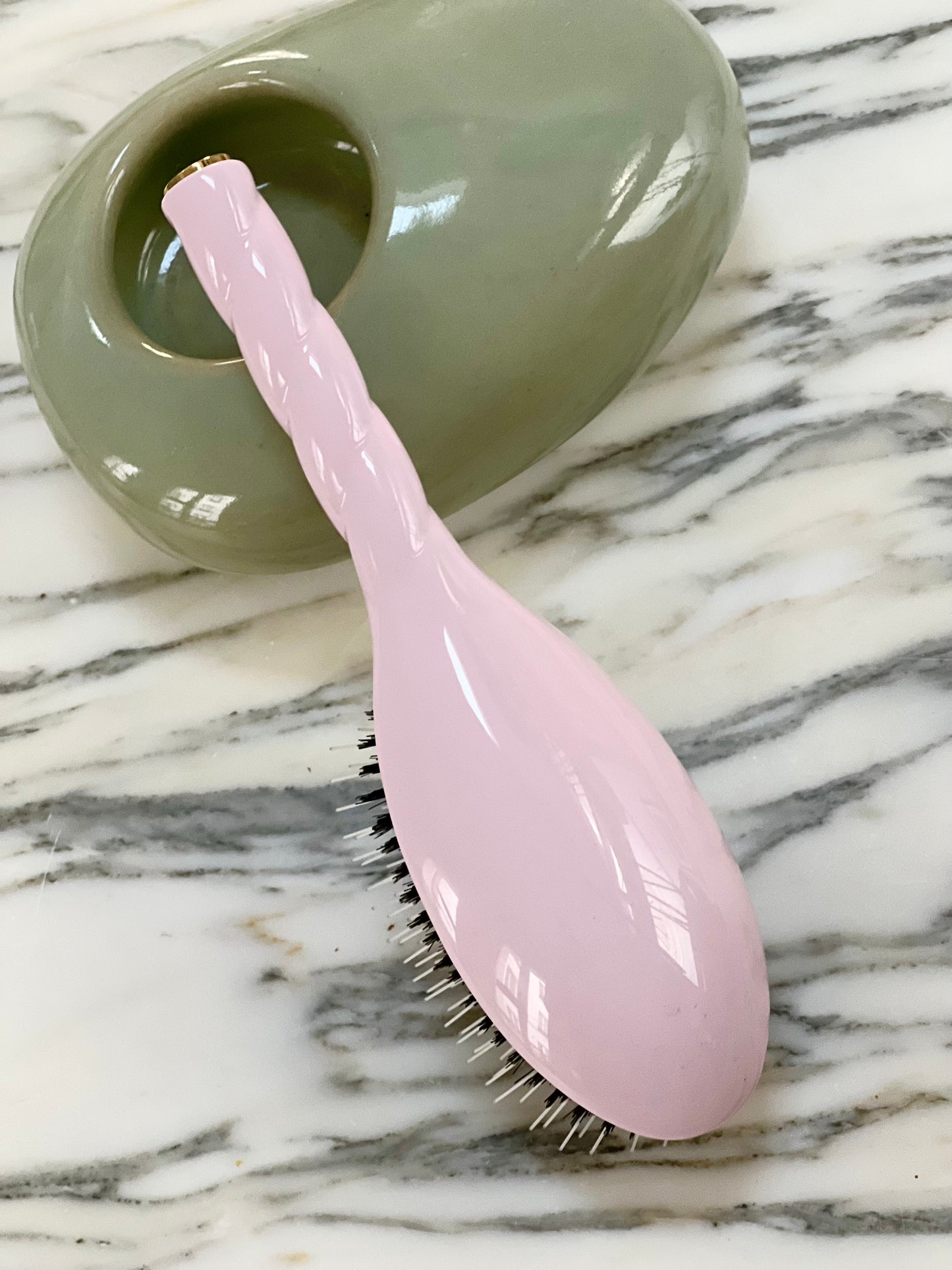 N.02 La Brosse Démêlante & Soin l'Indispensable Rose Lilas