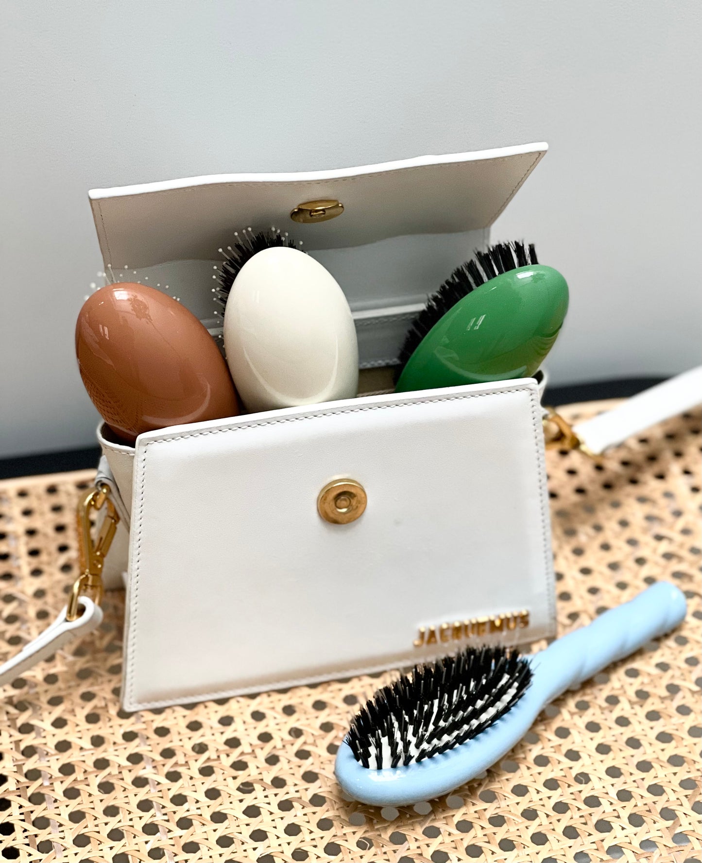 N.01 La Petite Brosse Brillance & Soin l’Universelle Bleu Ciel