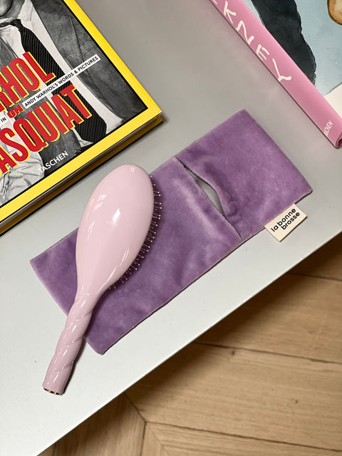 La Pochette "Grande Brosse" Rose Lilas - Image 2