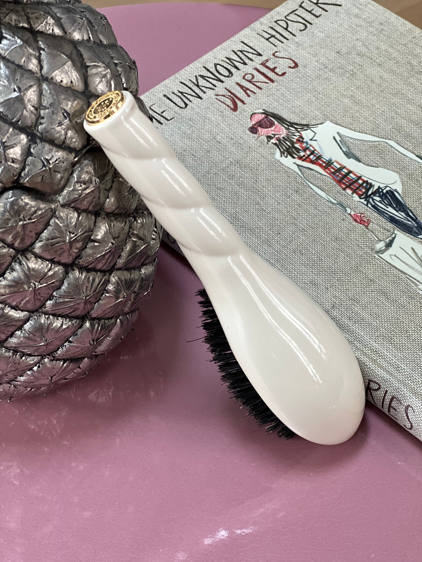 N.01 La Petite Brosse Brillance & Soin l’Universelle Blanc Crème