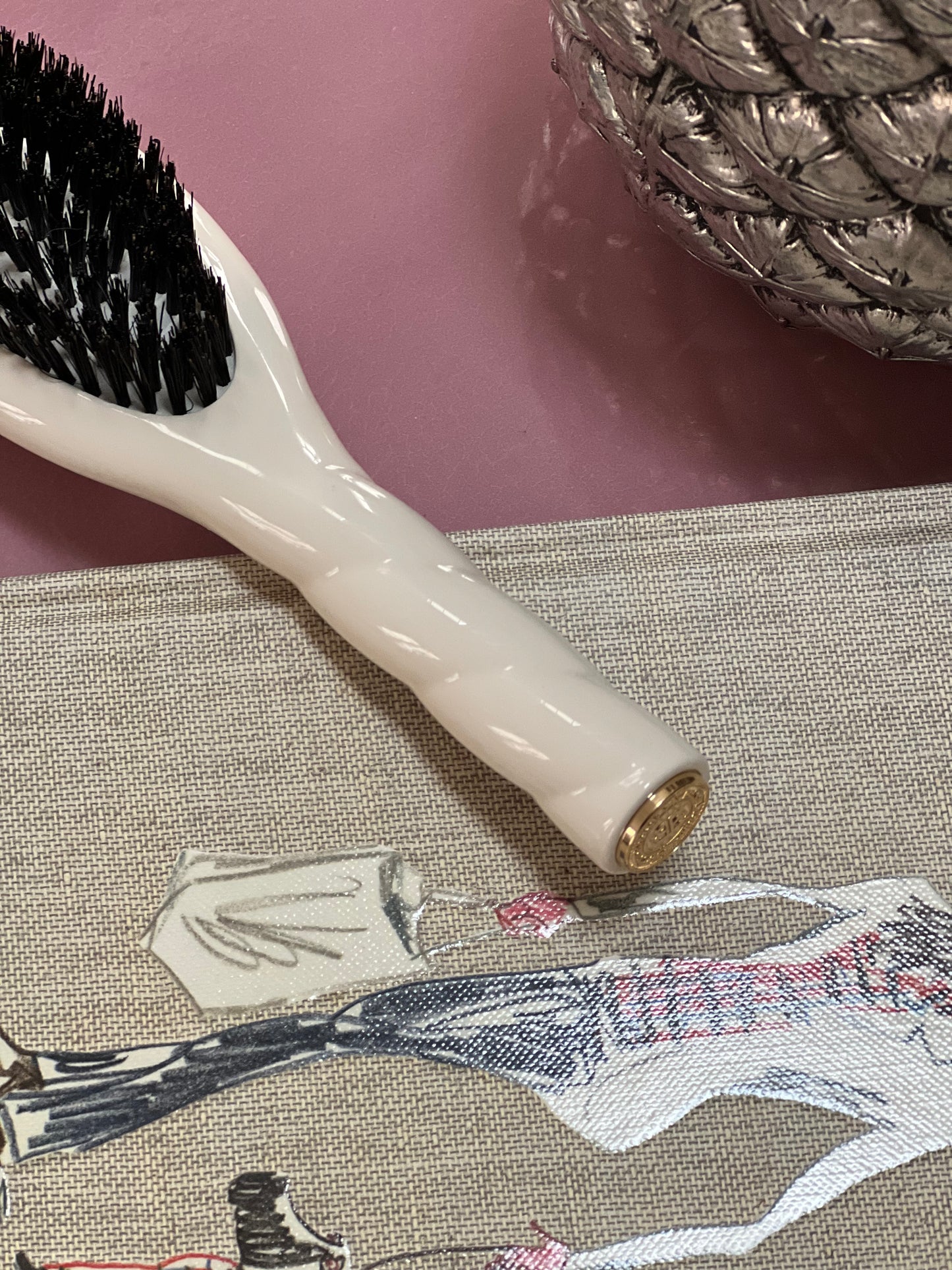 N.01 La Petite Brosse Brillance & Soin l’Universelle Blanc Crème