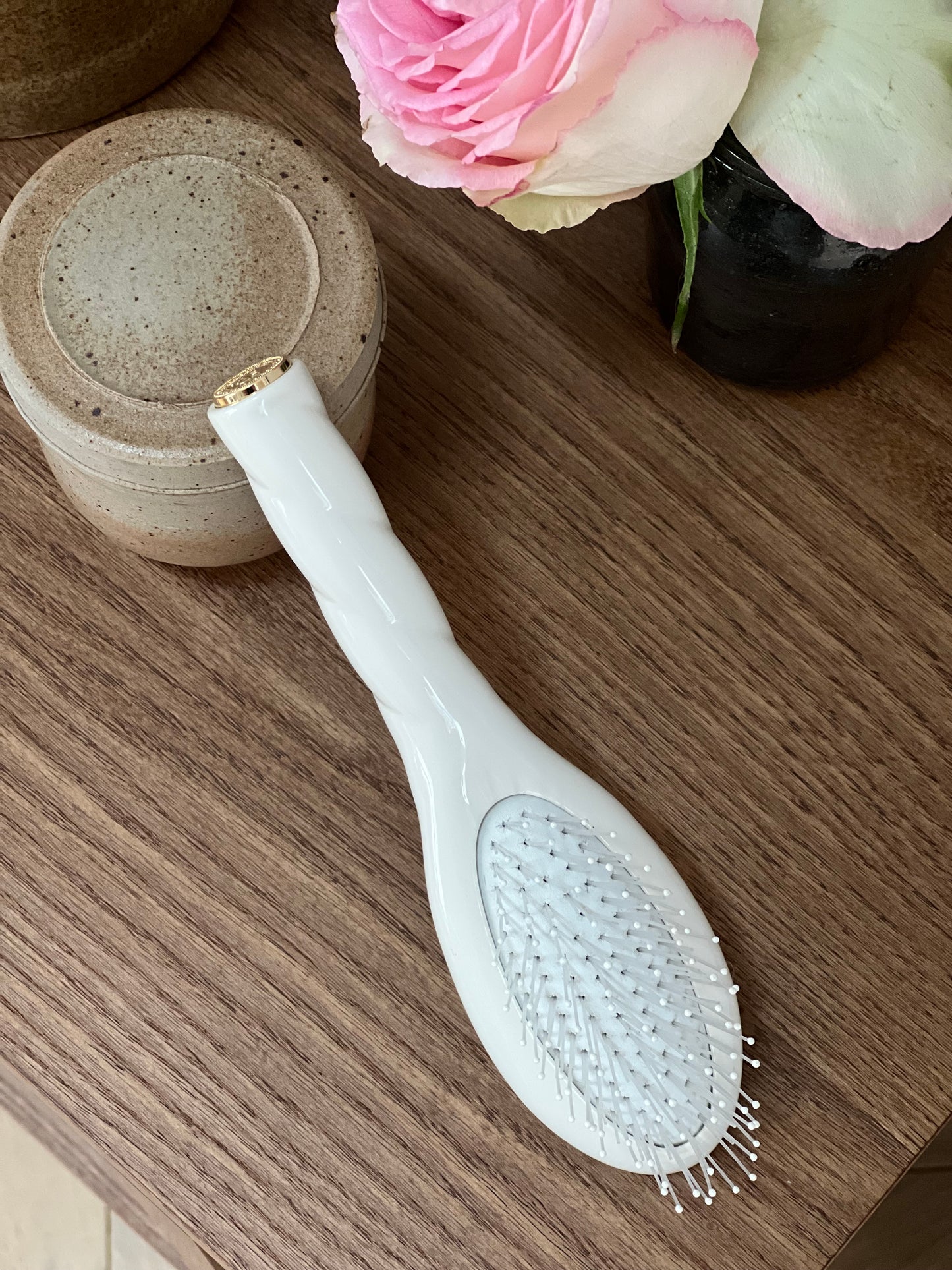 N.04 La Petite Brosse Démêlante & Massante La Miracle Blanc Crème