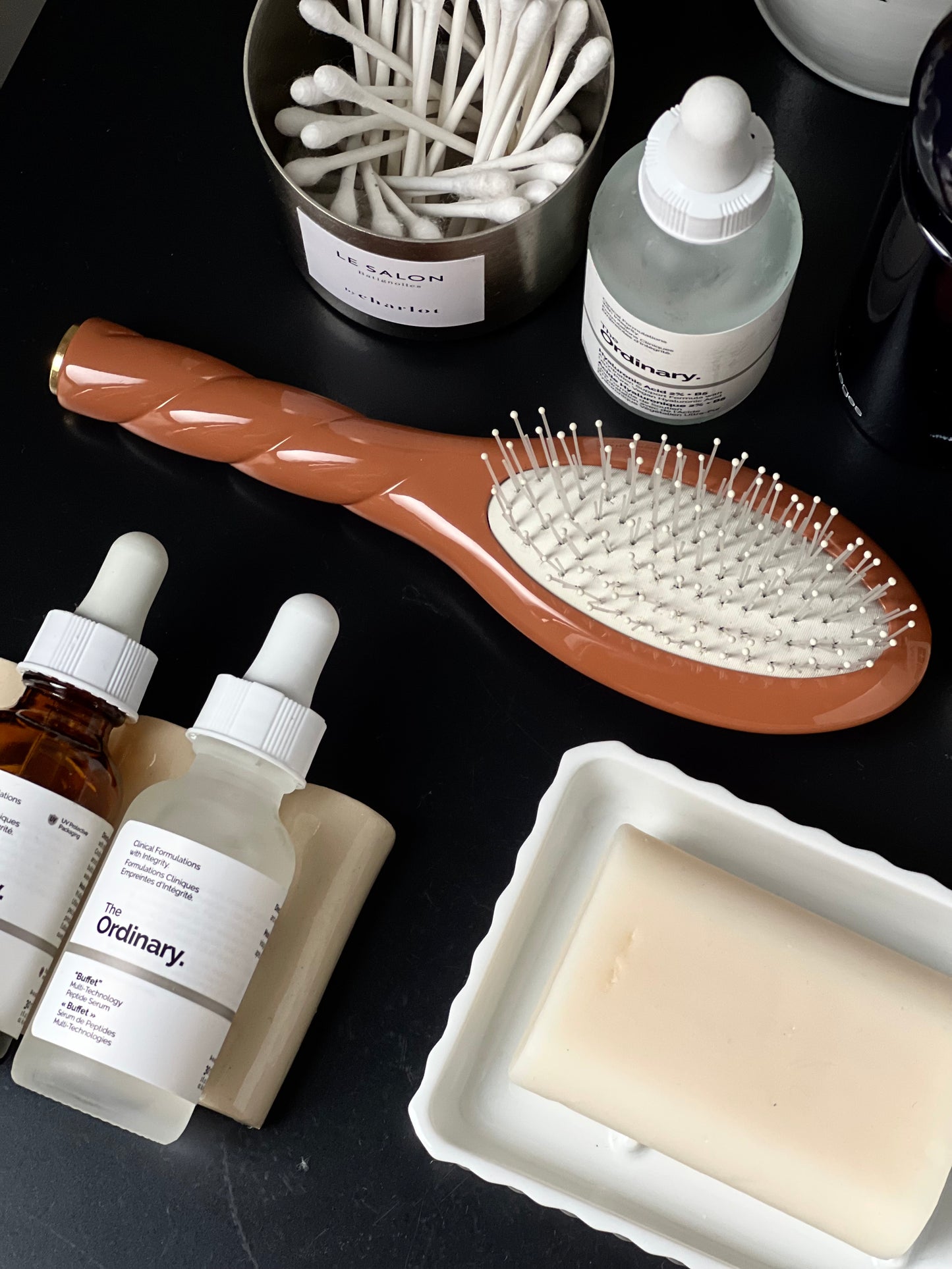 N.04 La Petite Brosse Démêlante & Massante La Miracle Terracotta