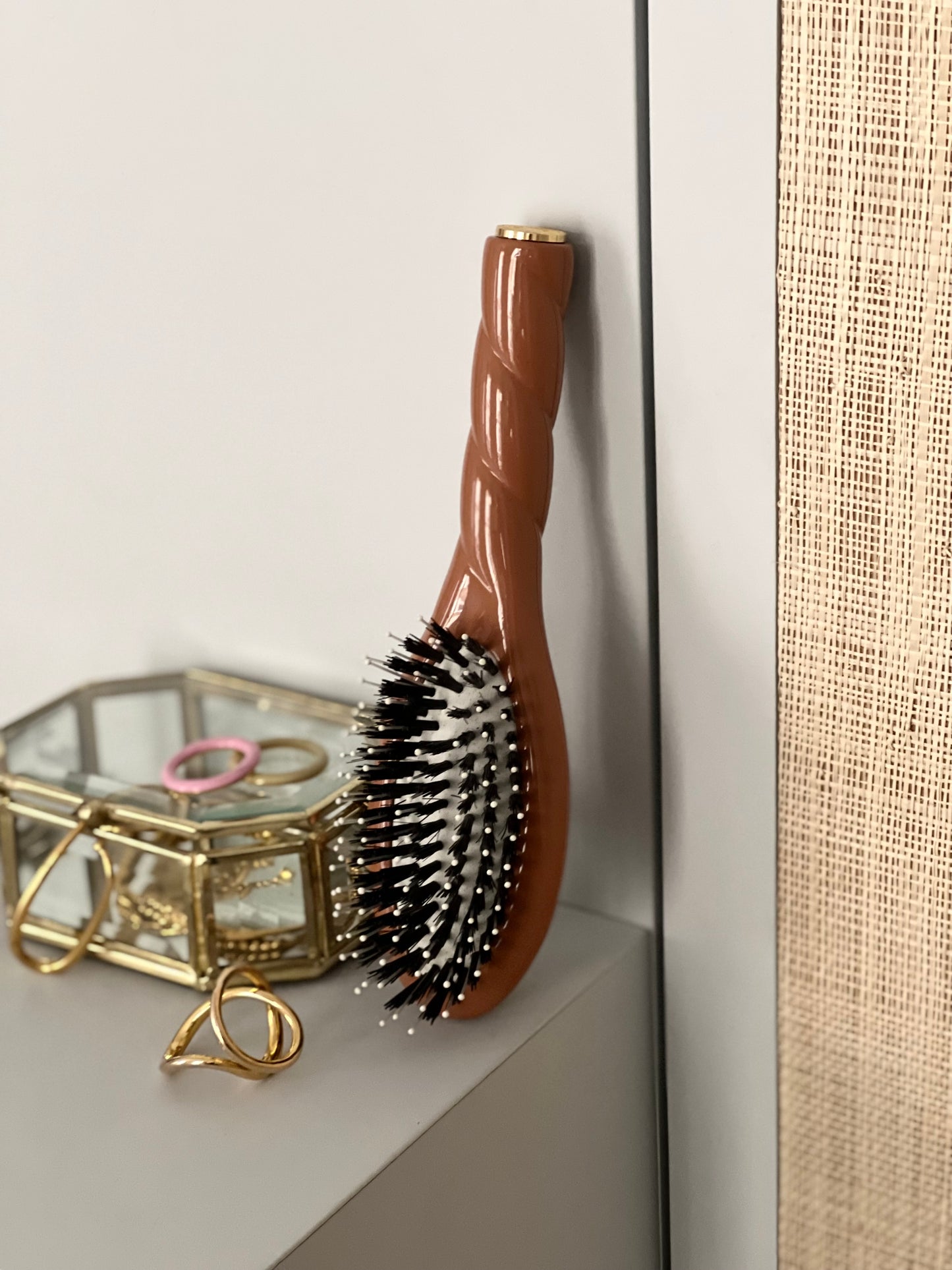 N.03 La Petite Brosse Cuir Chevelu Sensible l'Indispensable Douceur Terracotta