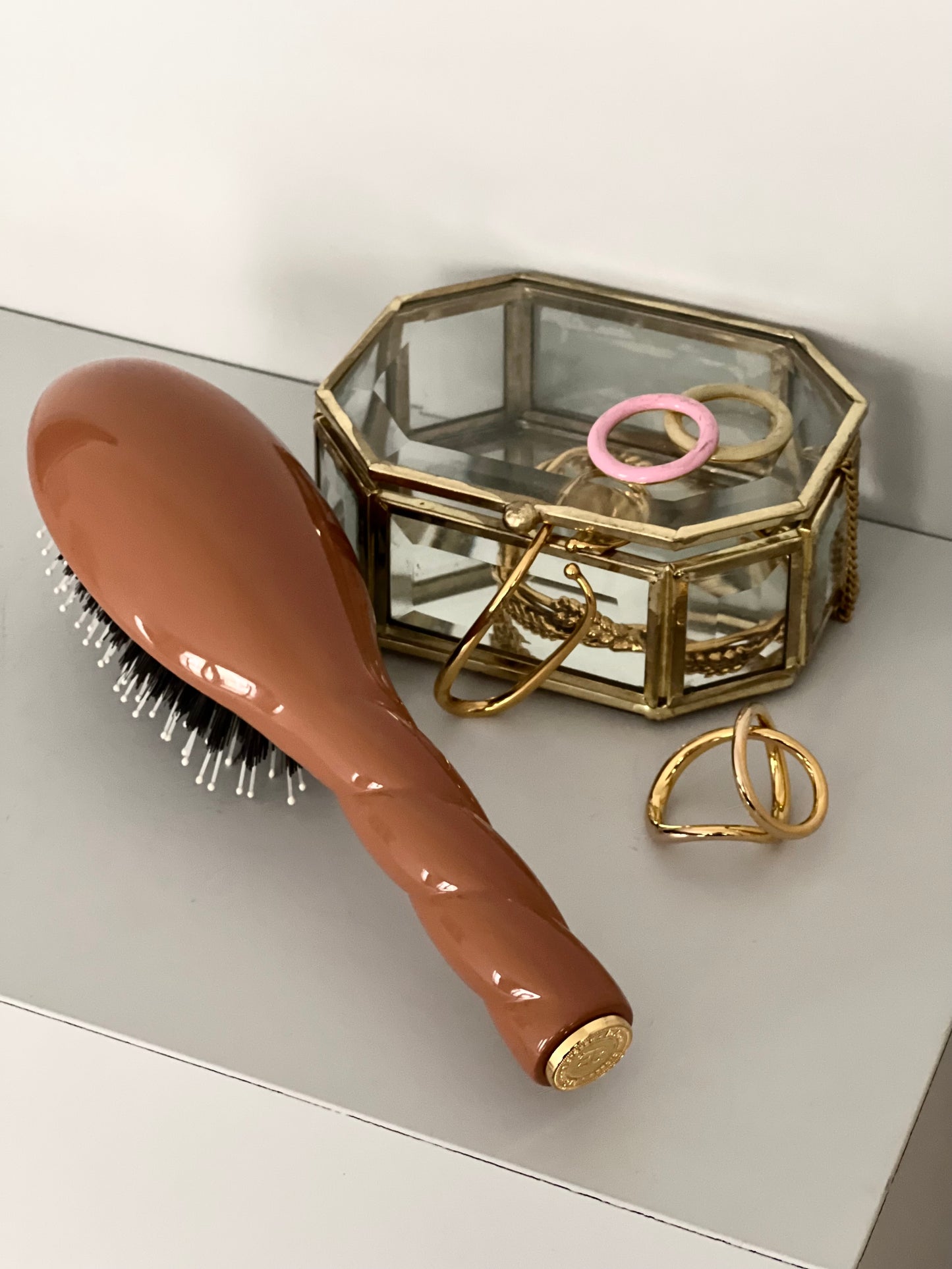 N.03 La Petite Brosse Cuir Chevelu Sensible l'Indispensable Douceur Terracotta