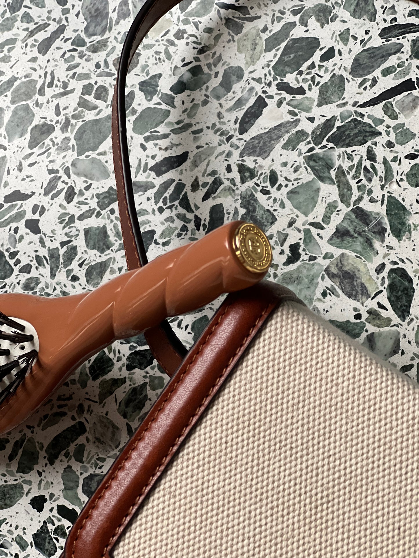 N.02 La Petite Brosse Démêlante & Soin l'Indispensable Terracotta