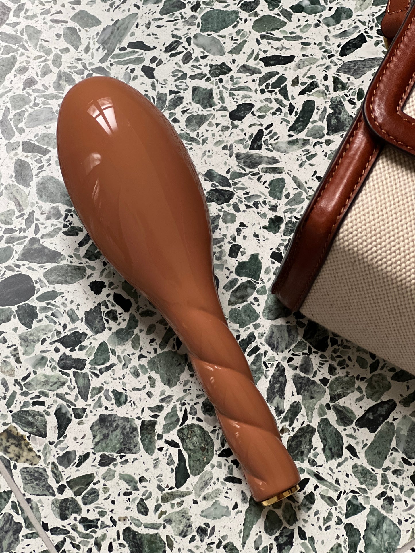 N.02 La Petite Brosse Démêlante & Soin l'Indispensable Terracotta